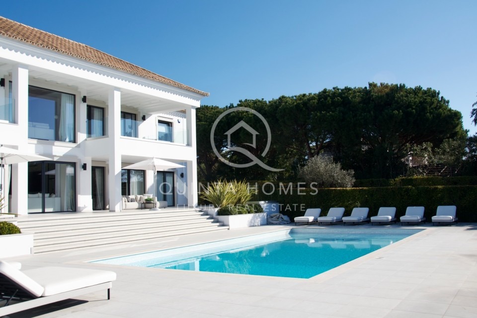 Stunning 6-bedroom villa in the prestigious Quinta do Lago