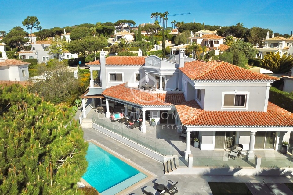 Fantastic 4 bedroom villa with sea views In Dunas Douradas