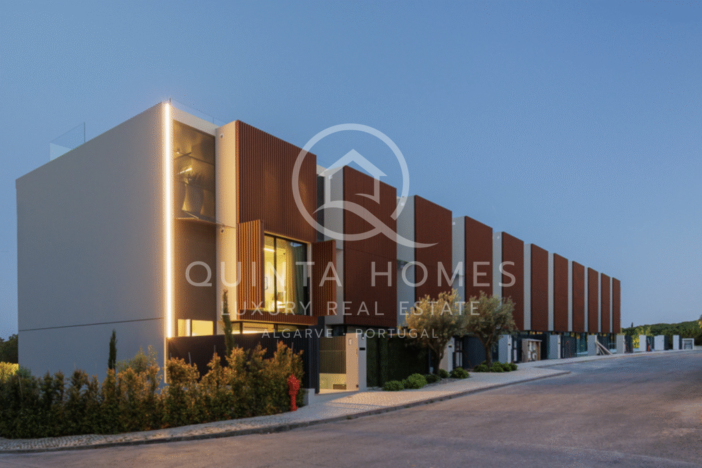 Exclusive Luxury Townhouse in Villas Alvas